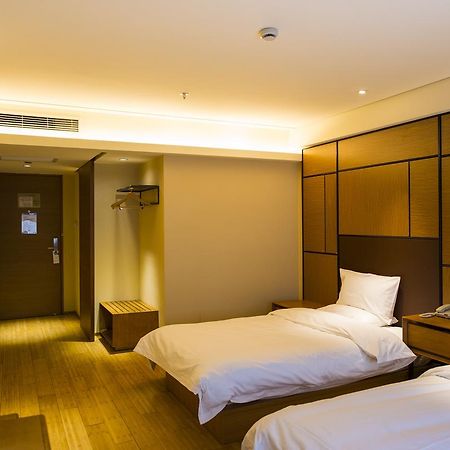 גויאנג Ji Hotel Guiyuang Xiaohexiangjiang Road מראה חיצוני תמונה